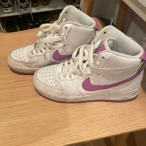 NEW NIKE AIR FORCES!